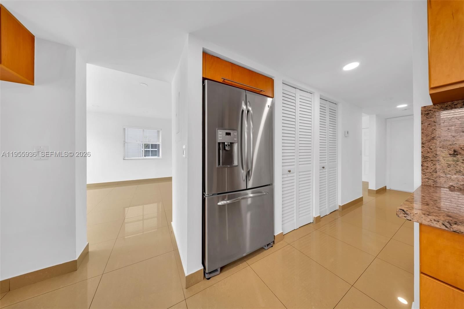 Real estate property located at 6960 54th St, Miami-dade, Bridgepoint, Miami, FL