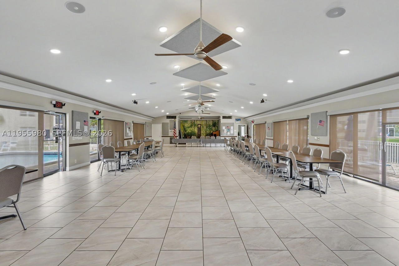 Real estate property located at 414 10th St #102, Broward, Meadowbrook Lakes Condo, Dania Beach, FL