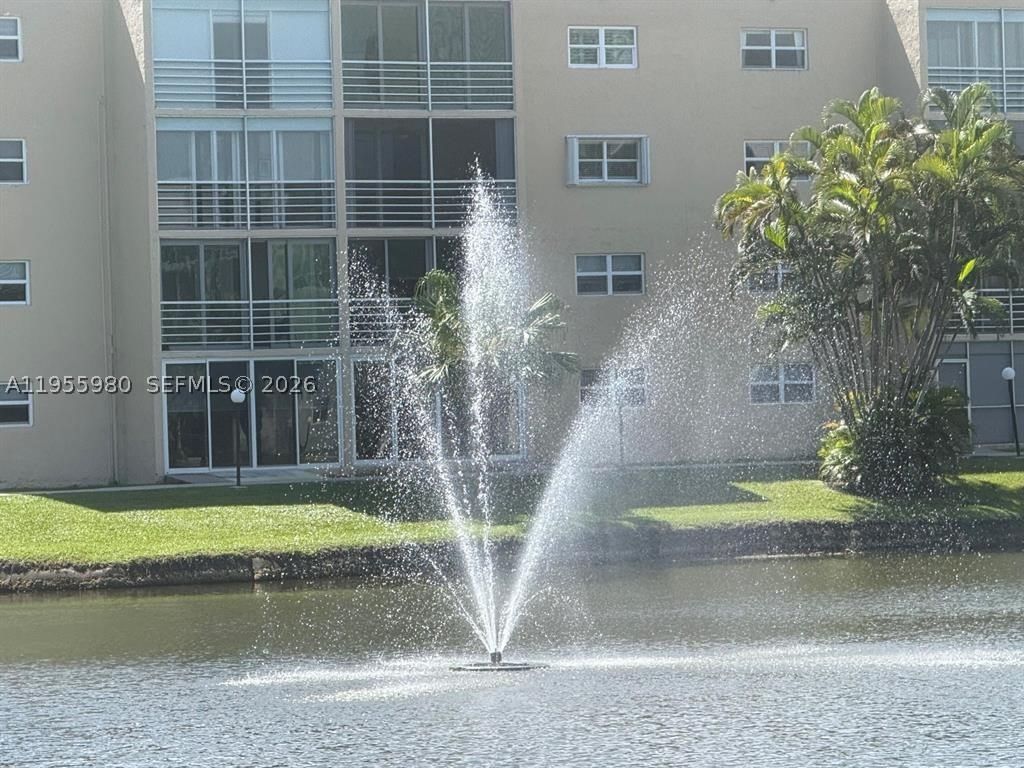 Real estate property located at 414 10th St #102, Broward, Meadowbrook Lakes Condo, Dania Beach, FL