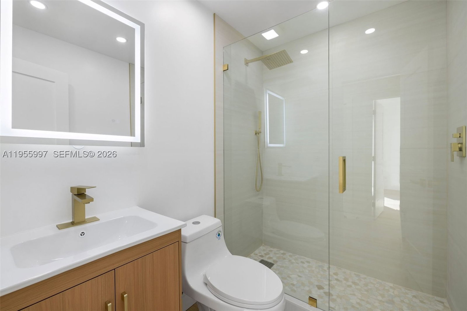 Real estate property located at 11260 157th Ct, Miami-dade, Chantarelle At The Hammoc, Miami, FL