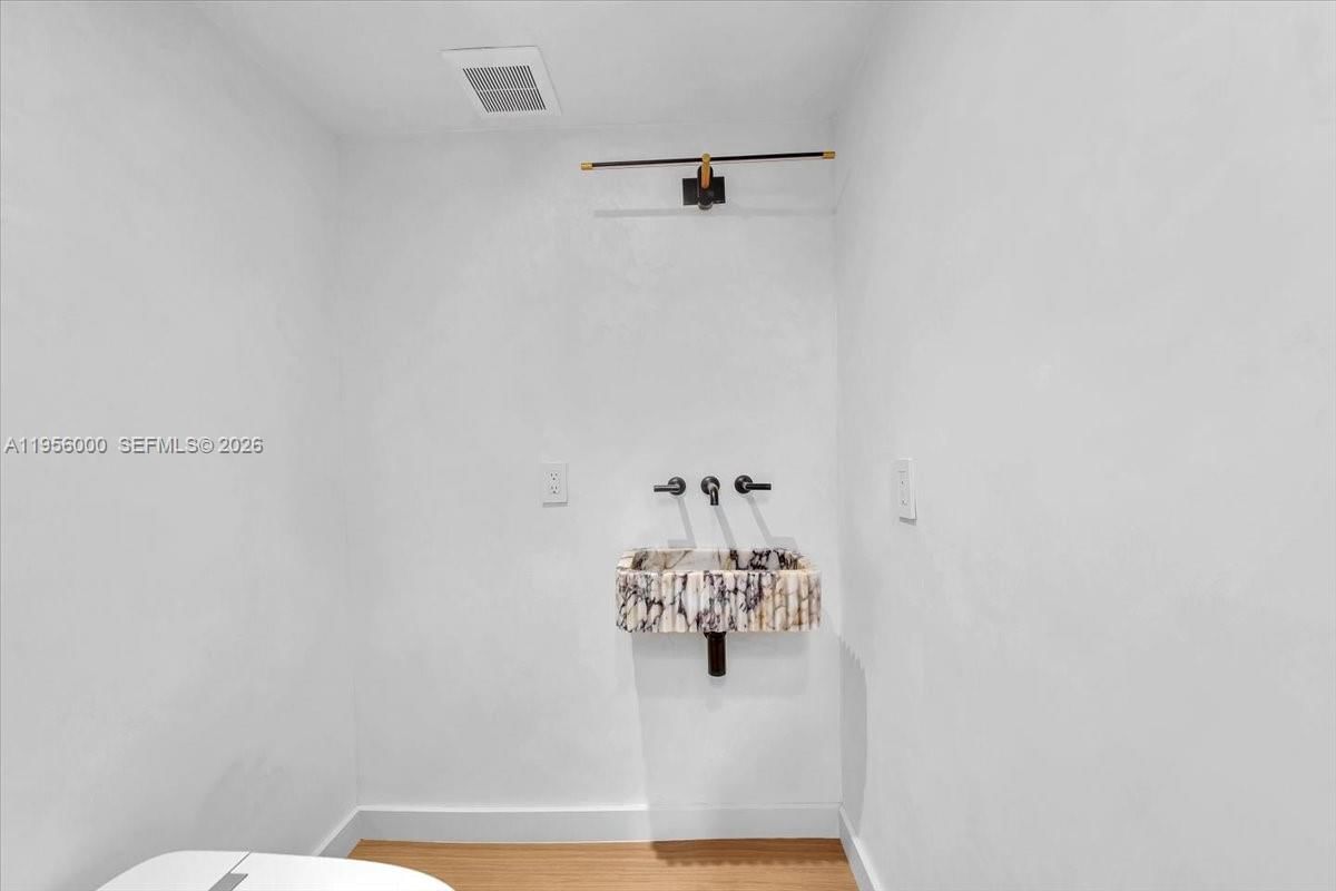 Real estate property located at 806 Medina Ave, Miami-dade, Coral Gables Granada Sec, Coral Gables, FL