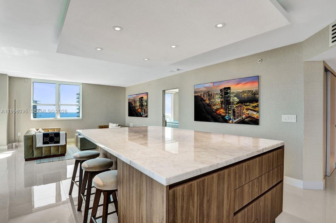 Real estate property located at 90 Alton Rd #2701, Miami-dade, Yacht Club At Portofino C, Miami Beach, FL