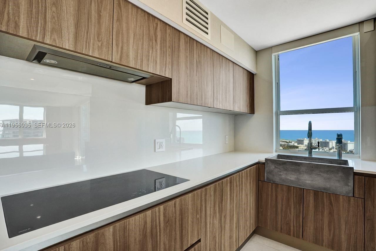 Real estate property located at 90 Alton Rd #2701, Miami-dade, Yacht Club At Portofino C, Miami Beach, FL