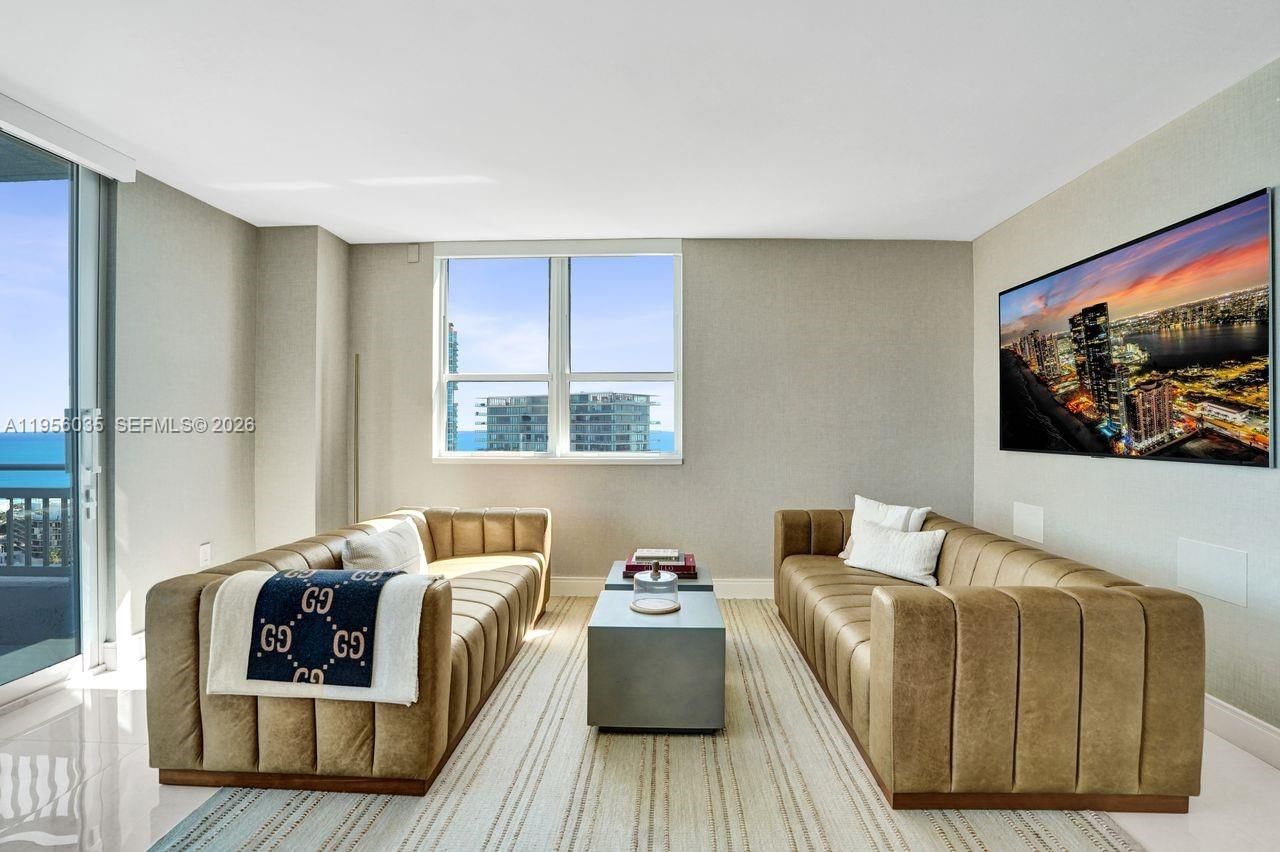Real estate property located at 90 Alton Rd #2701, Miami-dade, Yacht Club At Portofino C, Miami Beach, FL