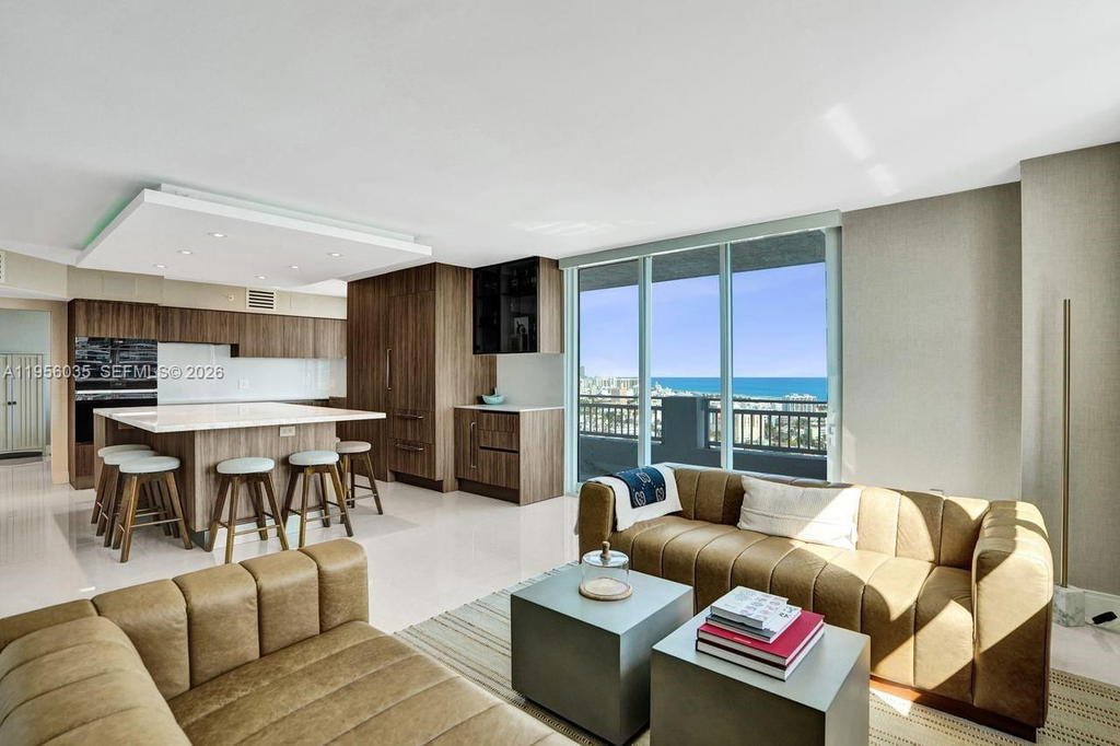 Real estate property located at 90 Alton Rd #2701, Miami-dade, Yacht Club At Portofino C, Miami Beach, FL