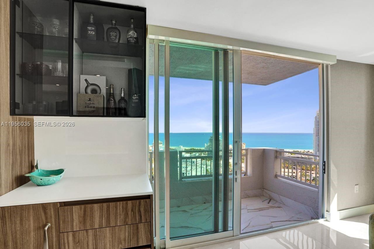 Real estate property located at 90 Alton Rd #2701, Miami-dade, Yacht Club At Portofino C, Miami Beach, FL