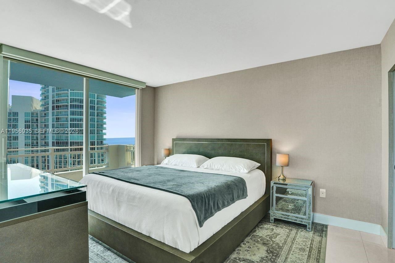 Real estate property located at 90 Alton Rd #2701, Miami-dade, Yacht Club At Portofino C, Miami Beach, FL