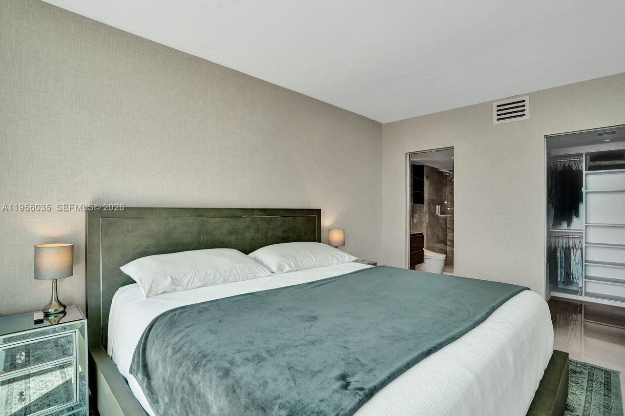Real estate property located at 90 Alton Rd #2701, Miami-dade, Yacht Club At Portofino C, Miami Beach, FL