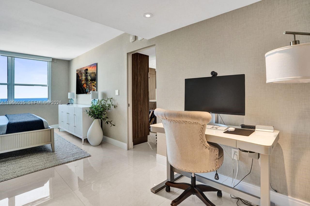 Real estate property located at 90 Alton Rd #2701, Miami-dade, Yacht Club At Portofino C, Miami Beach, FL
