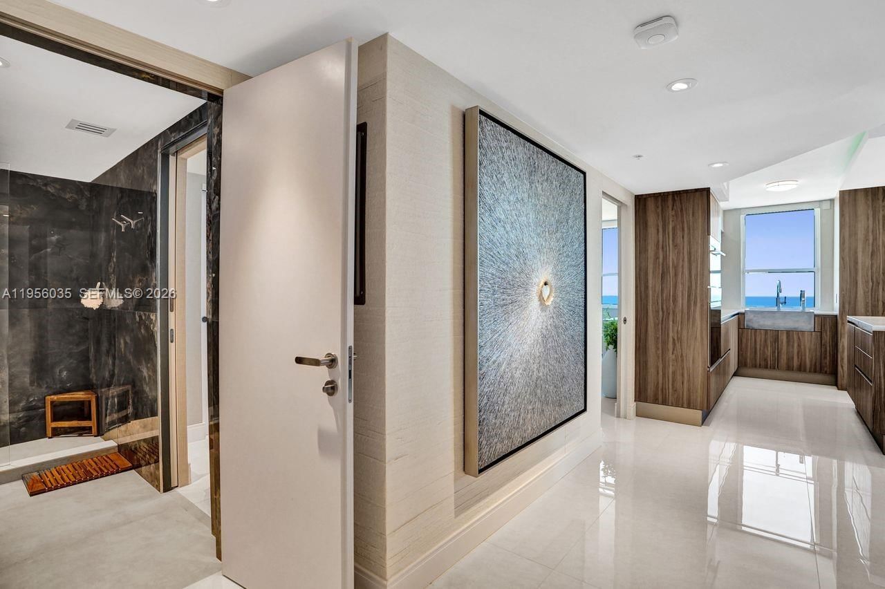 Real estate property located at 90 Alton Rd #2701, Miami-dade, Yacht Club At Portofino C, Miami Beach, FL