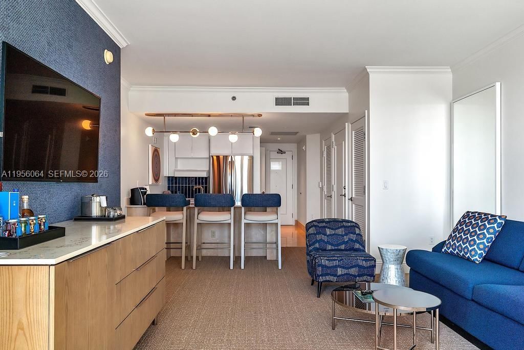 Real estate property located at 4401 Collins Ave #1712, Miami-dade, Fontainebleau Ii Condo, Miami Beach, FL