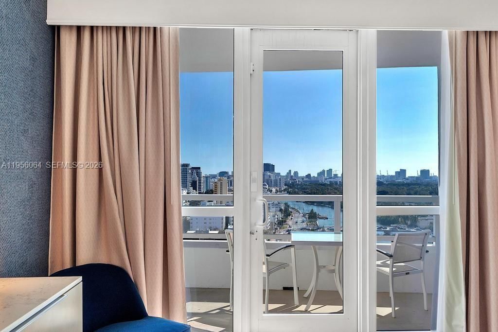 Real estate property located at 4401 Collins Ave #1712, Miami-dade, Fontainebleau Ii Condo, Miami Beach, FL