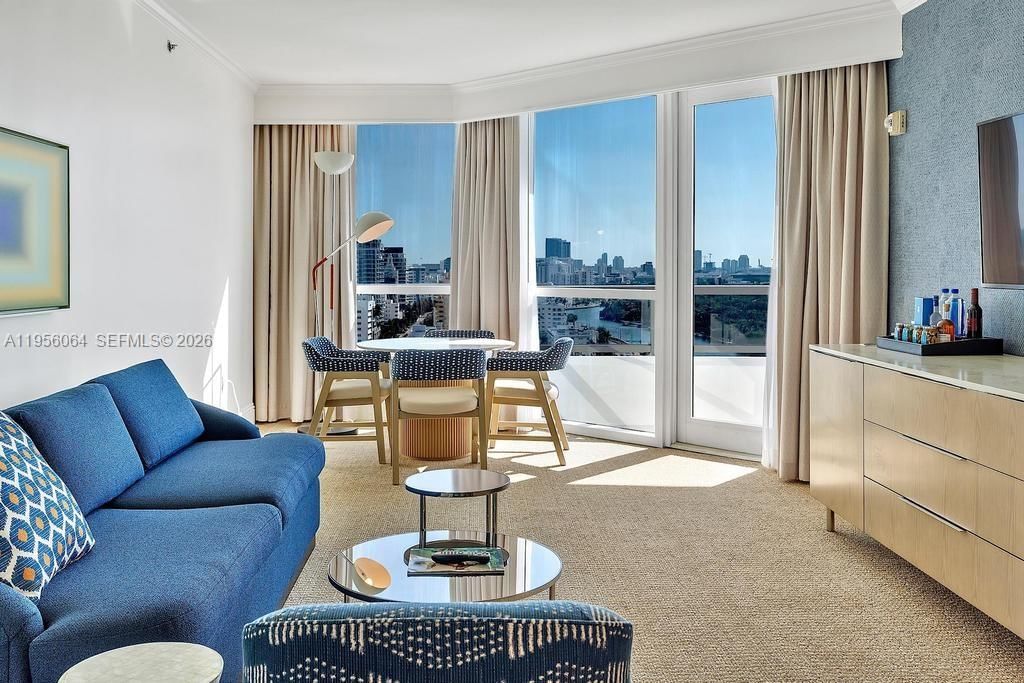Real estate property located at 4401 Collins Ave #1712, Miami-dade, Fontainebleau Ii Condo, Miami Beach, FL
