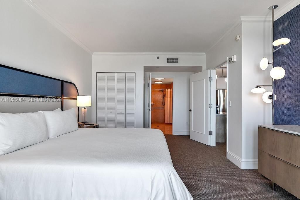 Real estate property located at 4401 Collins Ave #1712, Miami-dade, Fontainebleau Ii Condo, Miami Beach, FL