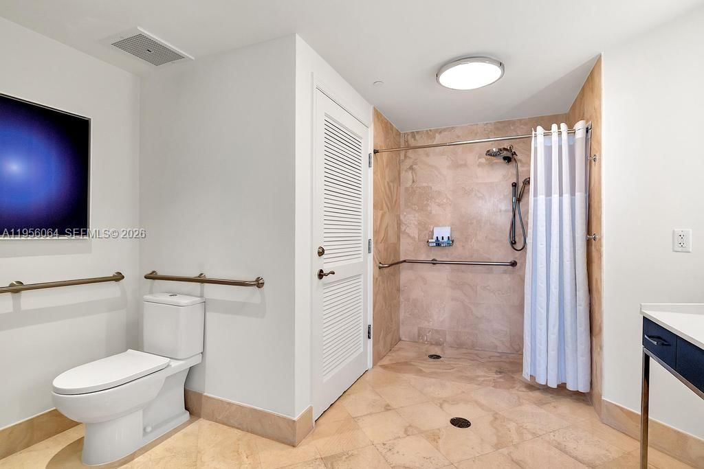 Real estate property located at 4401 Collins Ave #1712, Miami-dade, Fontainebleau Ii Condo, Miami Beach, FL