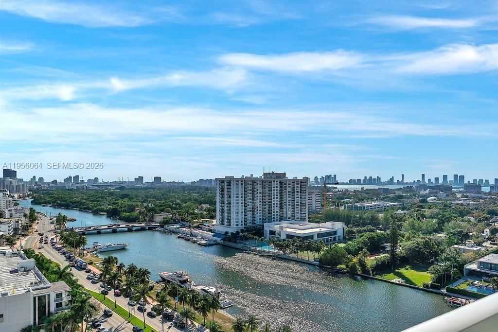 Real estate property located at 4401 Collins Ave #1712, Miami-dade, Fontainebleau Ii Condo, Miami Beach, FL