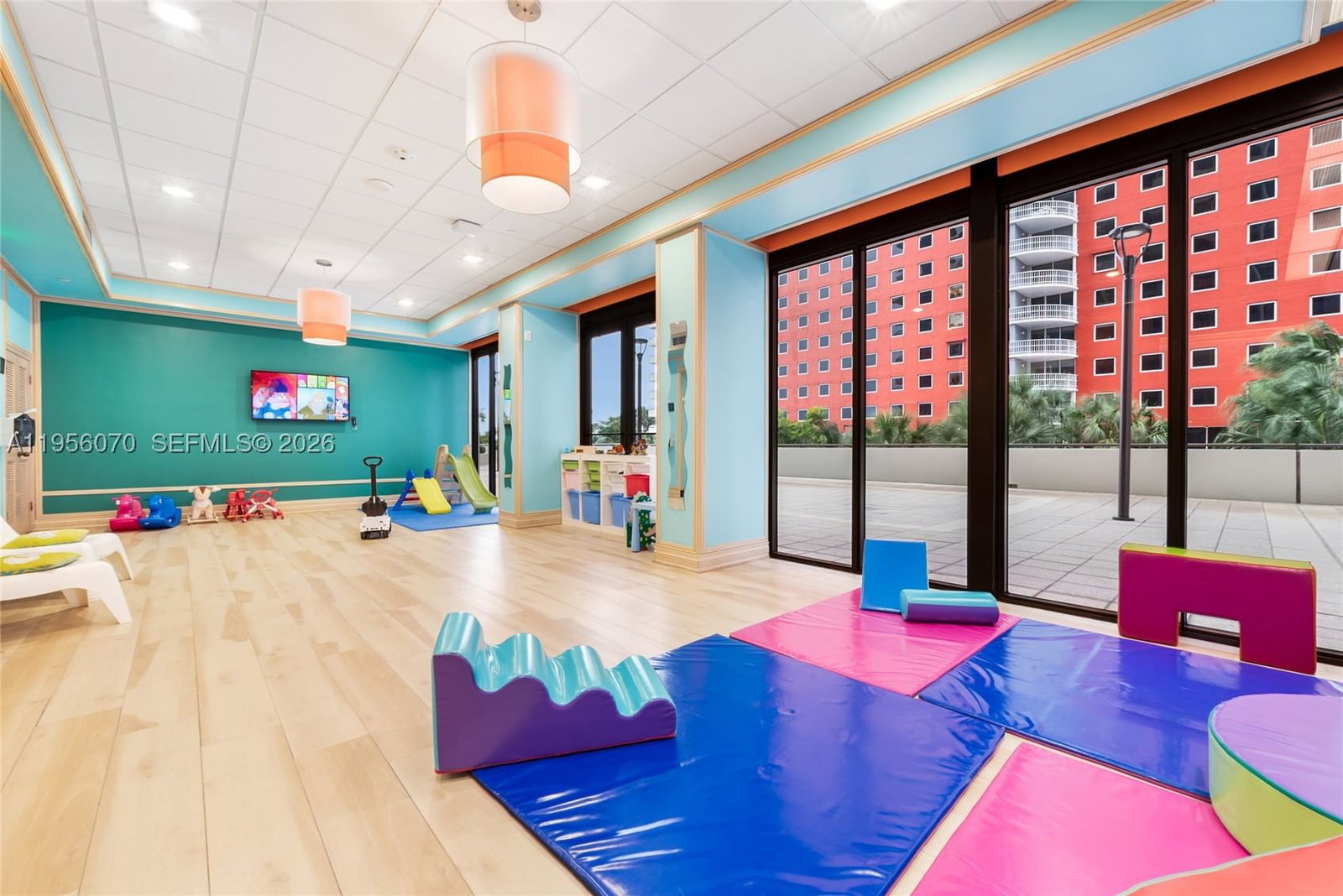 Real estate property located at 1581 Brickell Ave #2302, Miami-dade, Villa Regina Condo, Miami, FL