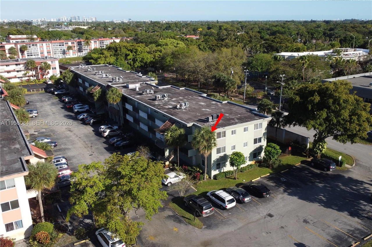 Real estate property located at 5935 Del Lago Cir #209, Broward, Water Bridge 5 Condo, Sunrise, FL
