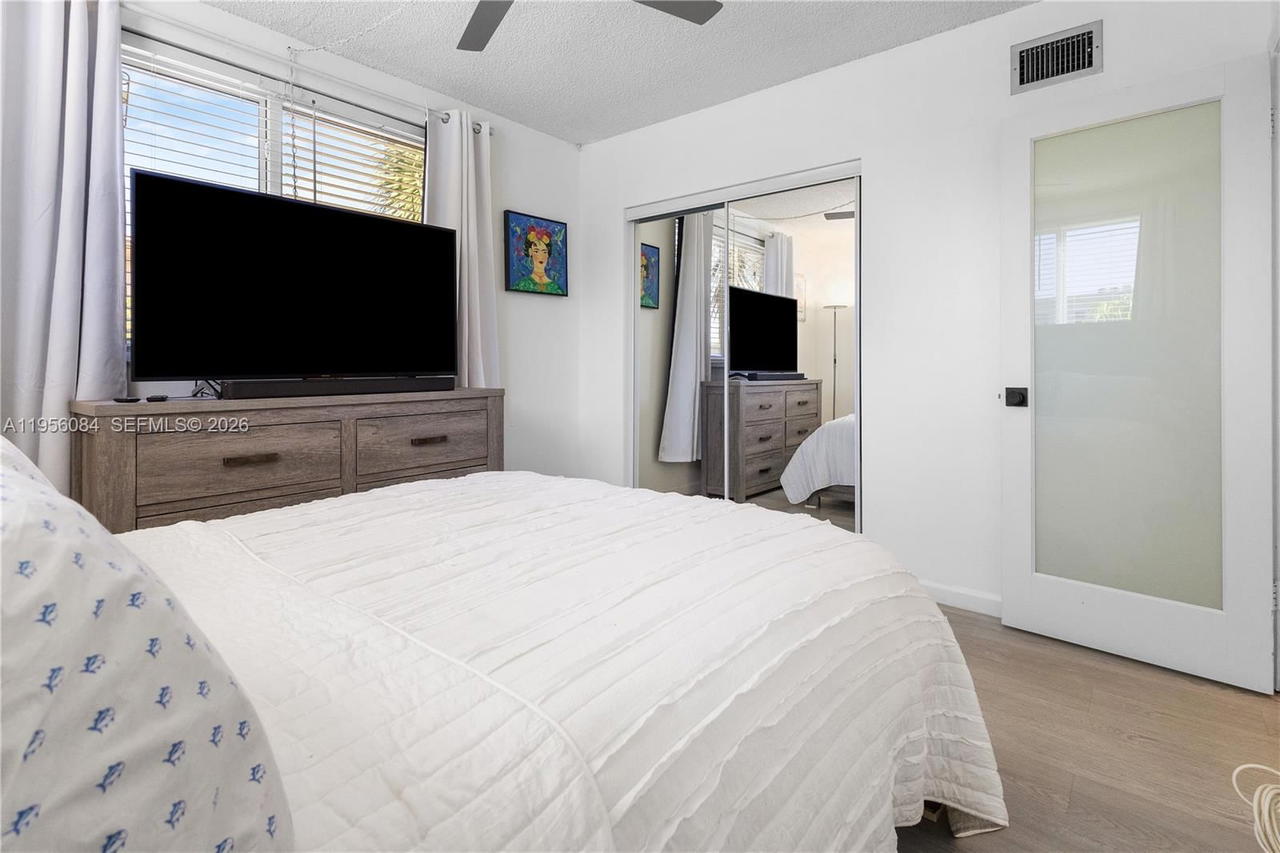 Real estate property located at 5935 Del Lago Cir #209, Broward, Water Bridge 5 Condo, Sunrise, FL
