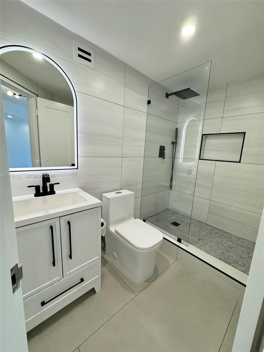 Real estate property located at 825 Brickell Bay Dr #1448, Miami-dade, Four Ambassadors Condo Ph, Miami, FL