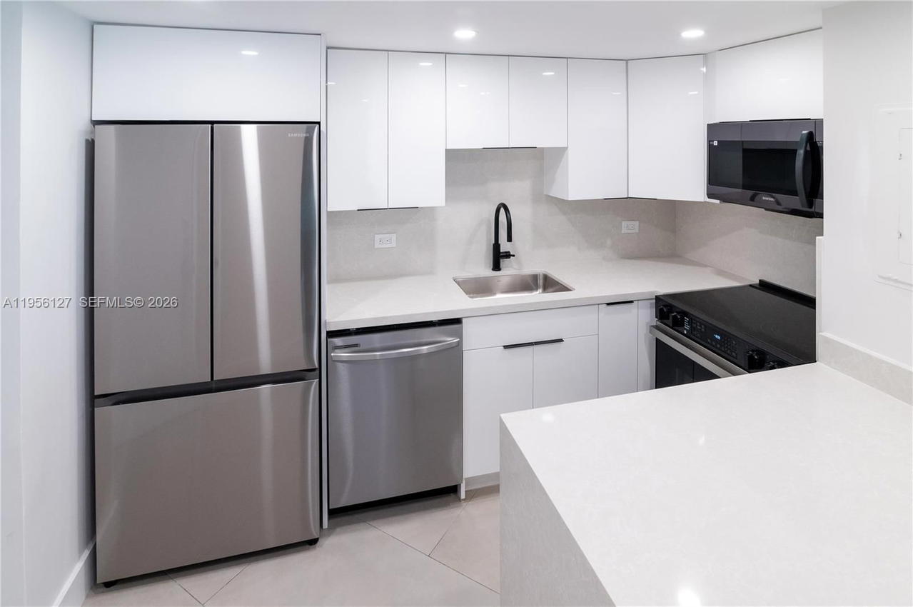 Real estate property located at 825 Brickell Bay Dr #1448, Miami-dade, Four Ambassadors Condo Ph, Miami, FL