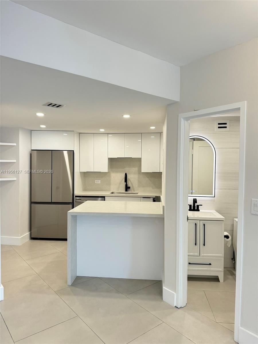 Real estate property located at 825 Brickell Bay Dr #1448, Miami-dade, Four Ambassadors Condo Ph, Miami, FL