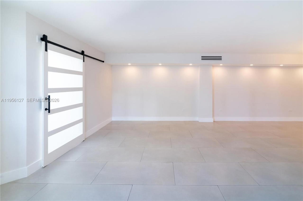 Real estate property located at 825 Brickell Bay Dr #1448, Miami-dade, Four Ambassadors Condo Ph, Miami, FL