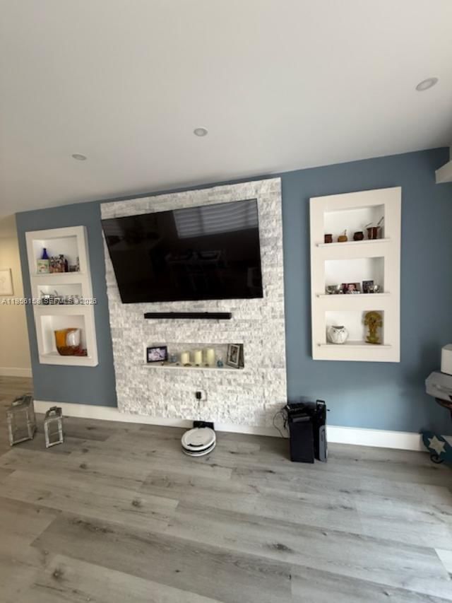 Real estate property located at 1700 Pierce St #204, Broward, St Francis Apts Co-op, Hollywood, FL