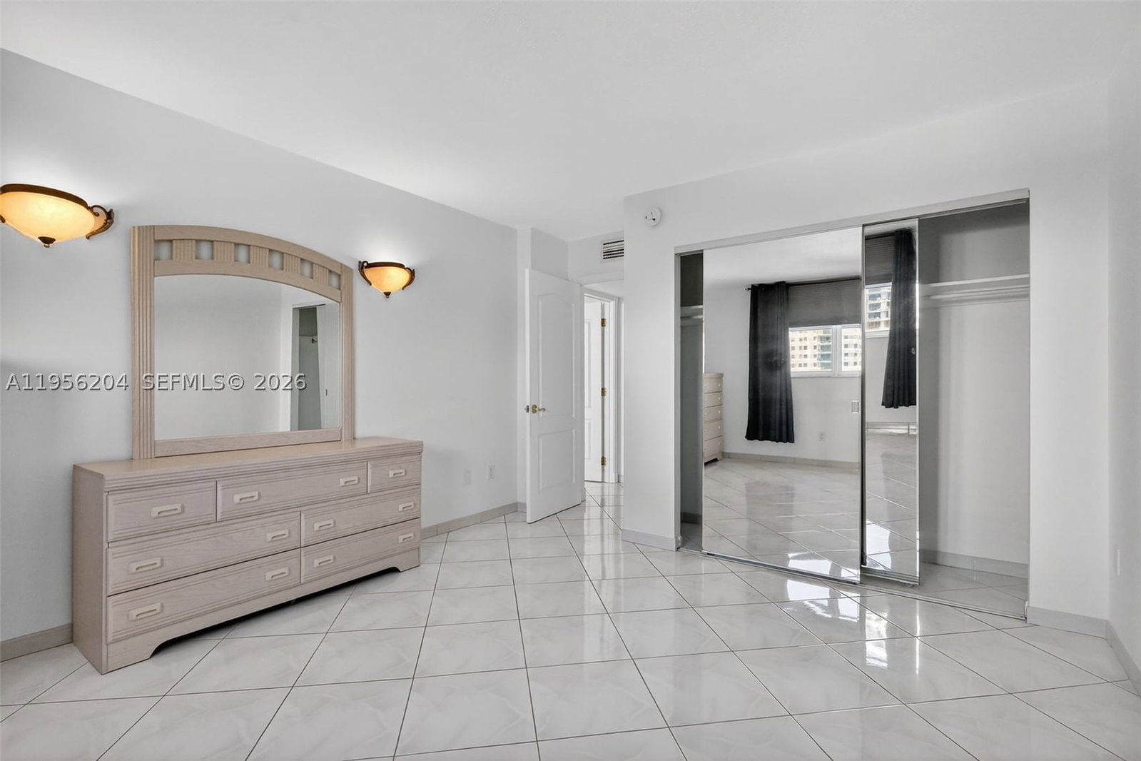 Real estate property located at 1401 Ocean Dr #701, Broward, Stratford Towers Condo, Hollywood, FL