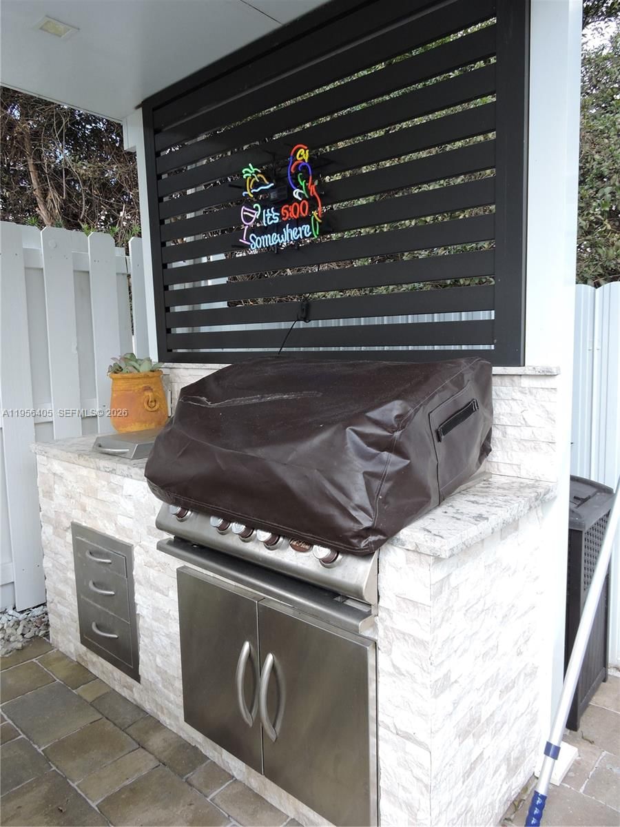 Real estate property located at 10575 12th Mnr, Broward, Landings, Pembroke Pines, FL