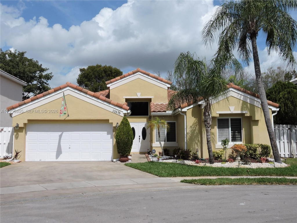 Real estate property located at 10575 12th Mnr, Broward, Landings, Pembroke Pines, FL
