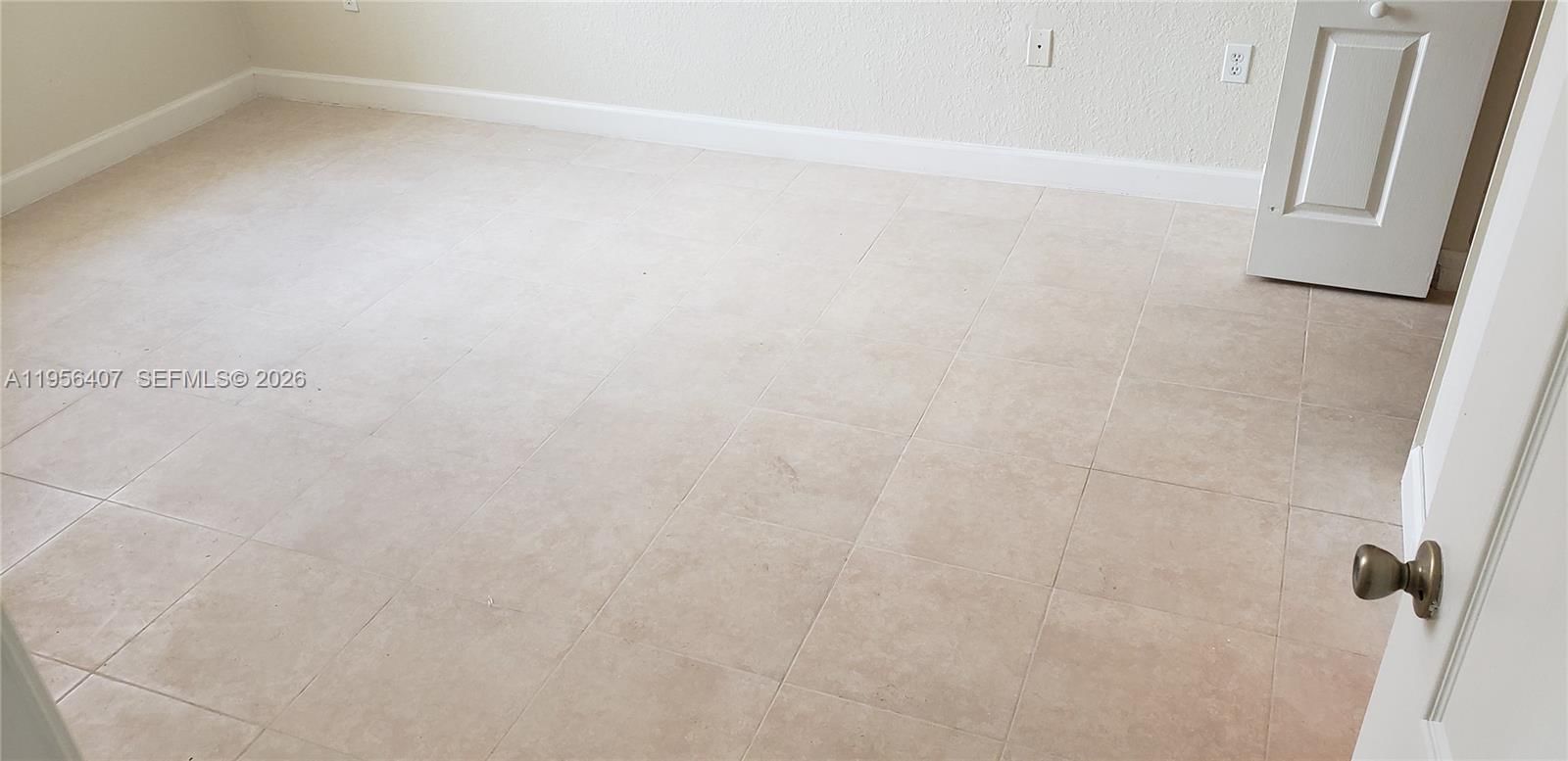 Real estate property located at 2811 17th Ave #202, Miami-dade, Shoma Condo At Keys Cove, Homestead, FL
