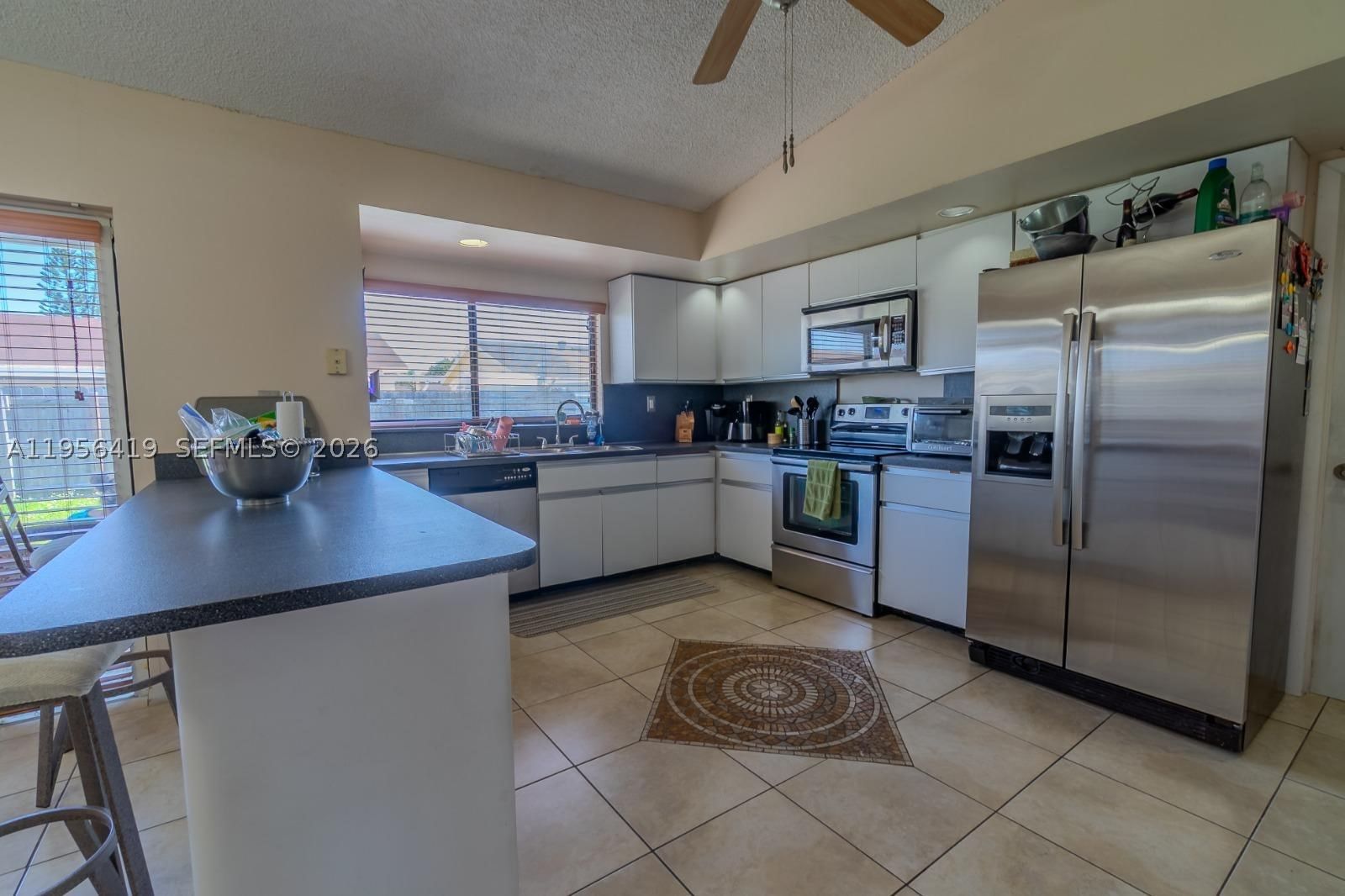 Real estate property located at 20013 62nd Pl, Miami-dade, Country Lake Manors Sec 2, Hialeah, FL
