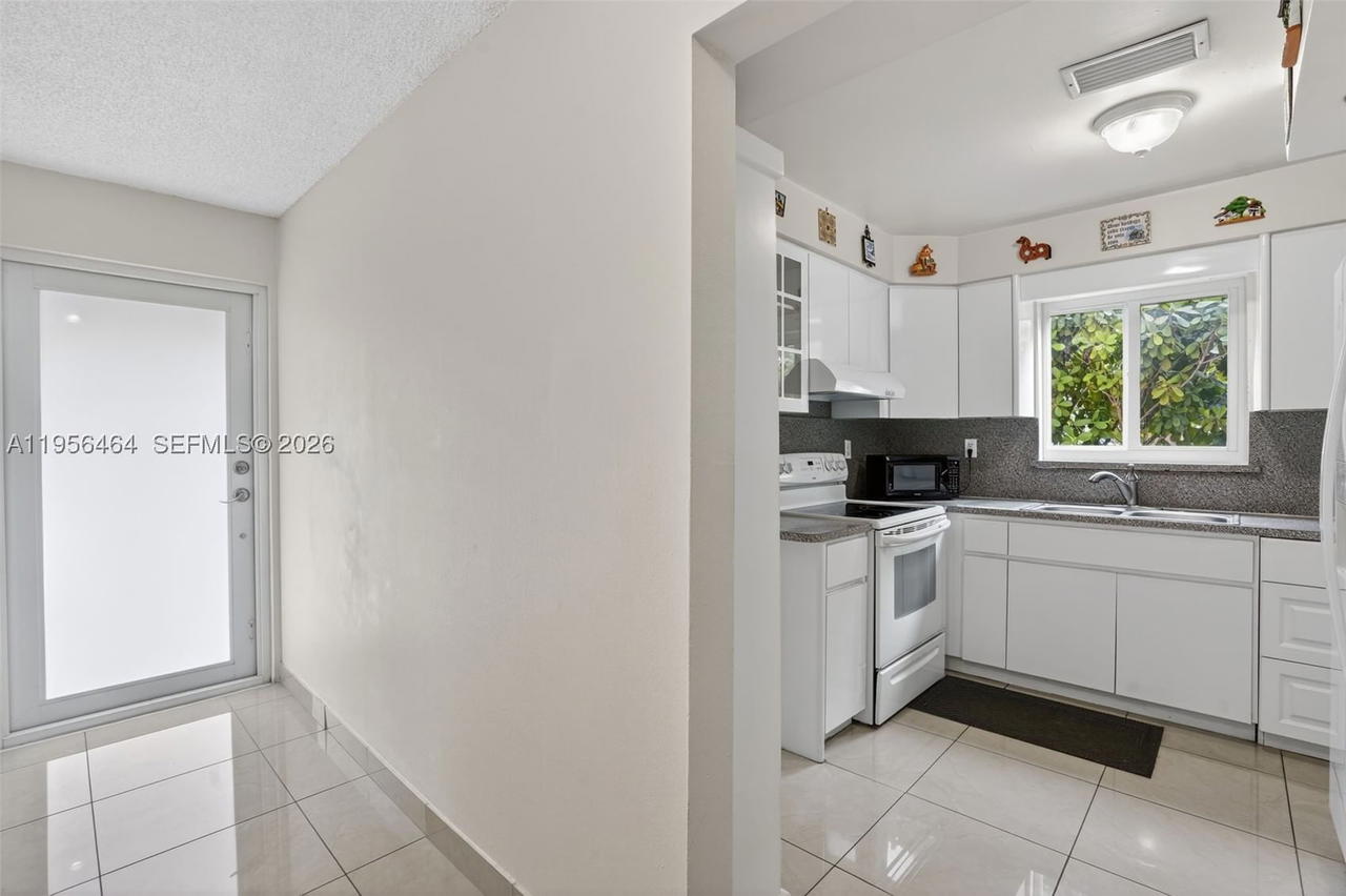 Real estate property located at 2455 11th St #7-A, Miami-dade, Twin Homes Village Ii Con, Miami, FL