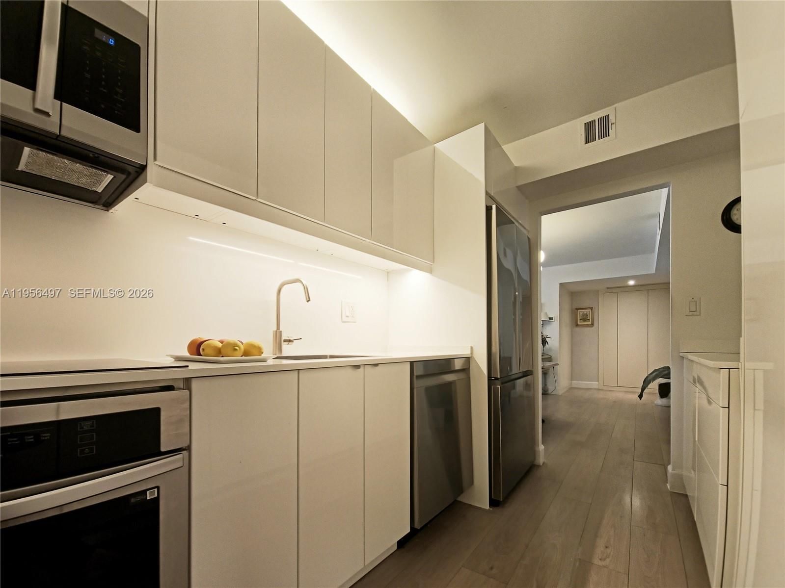 Real estate property located at 2333 Brickell Ave #1507, Miami-dade, Brickell Bay Club Condo, Miami, FL