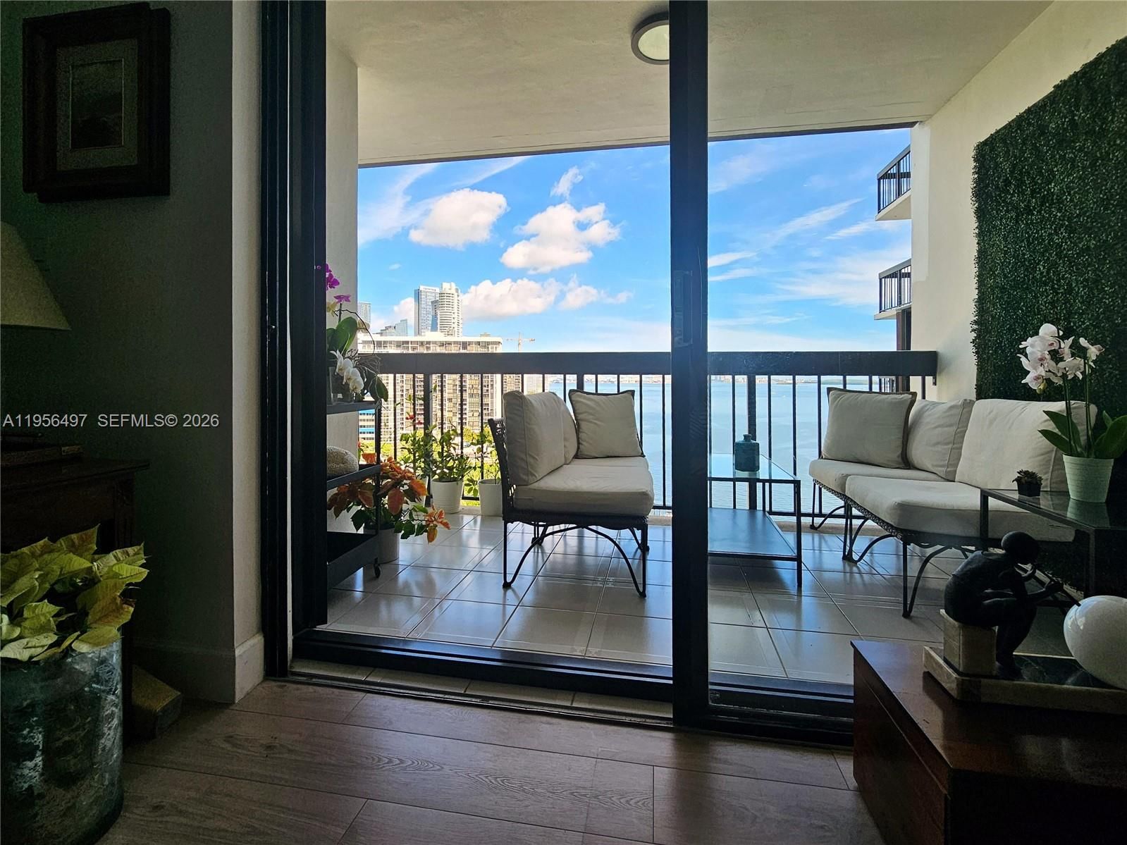 Real estate property located at 2333 Brickell Ave #1507, Miami-dade, Brickell Bay Club Condo, Miami, FL
