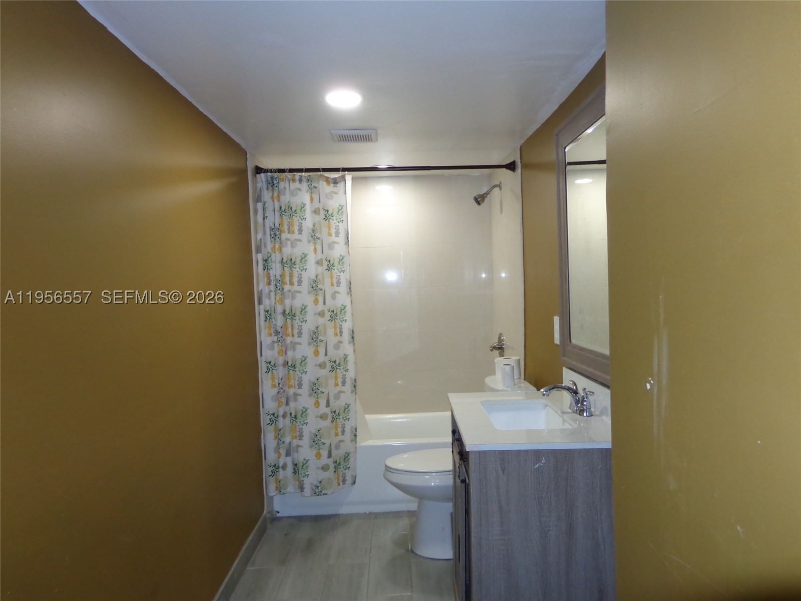 Real estate property located at 4172 Inverrary Dr #110, Broward, Manors Of Inverrary I-7, Lauderhill, FL