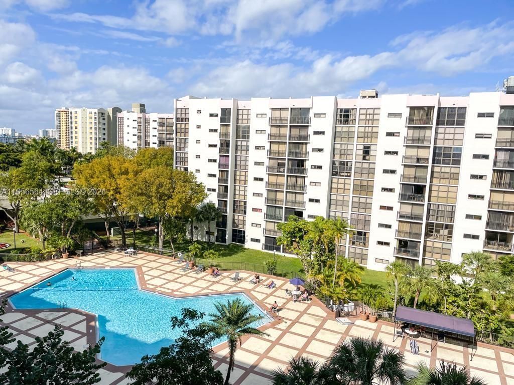 Real estate property located at 16919 Bay Rd #706, Miami-dade, Plaza Of Americas Condo P, Sunny Isles Beach, FL