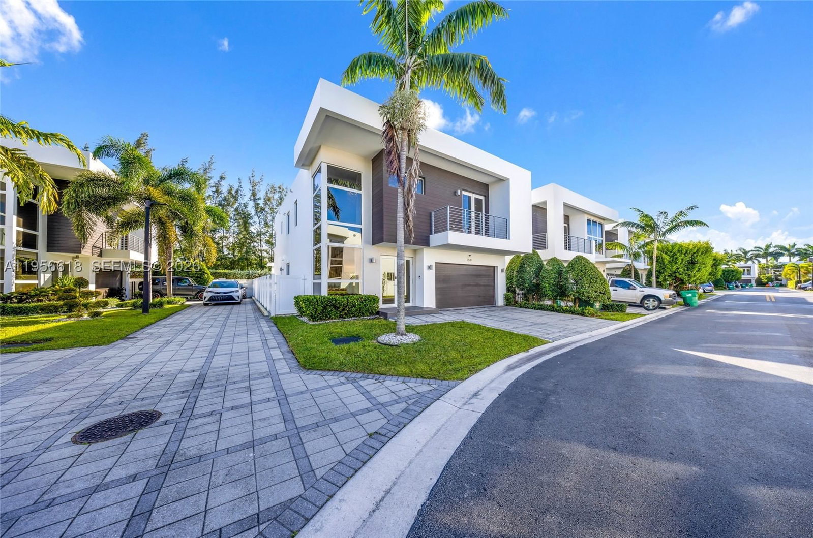 Real estate property located at 7541 97th Ct, Miami-dade, Doral Commons Residential, Doral, FL