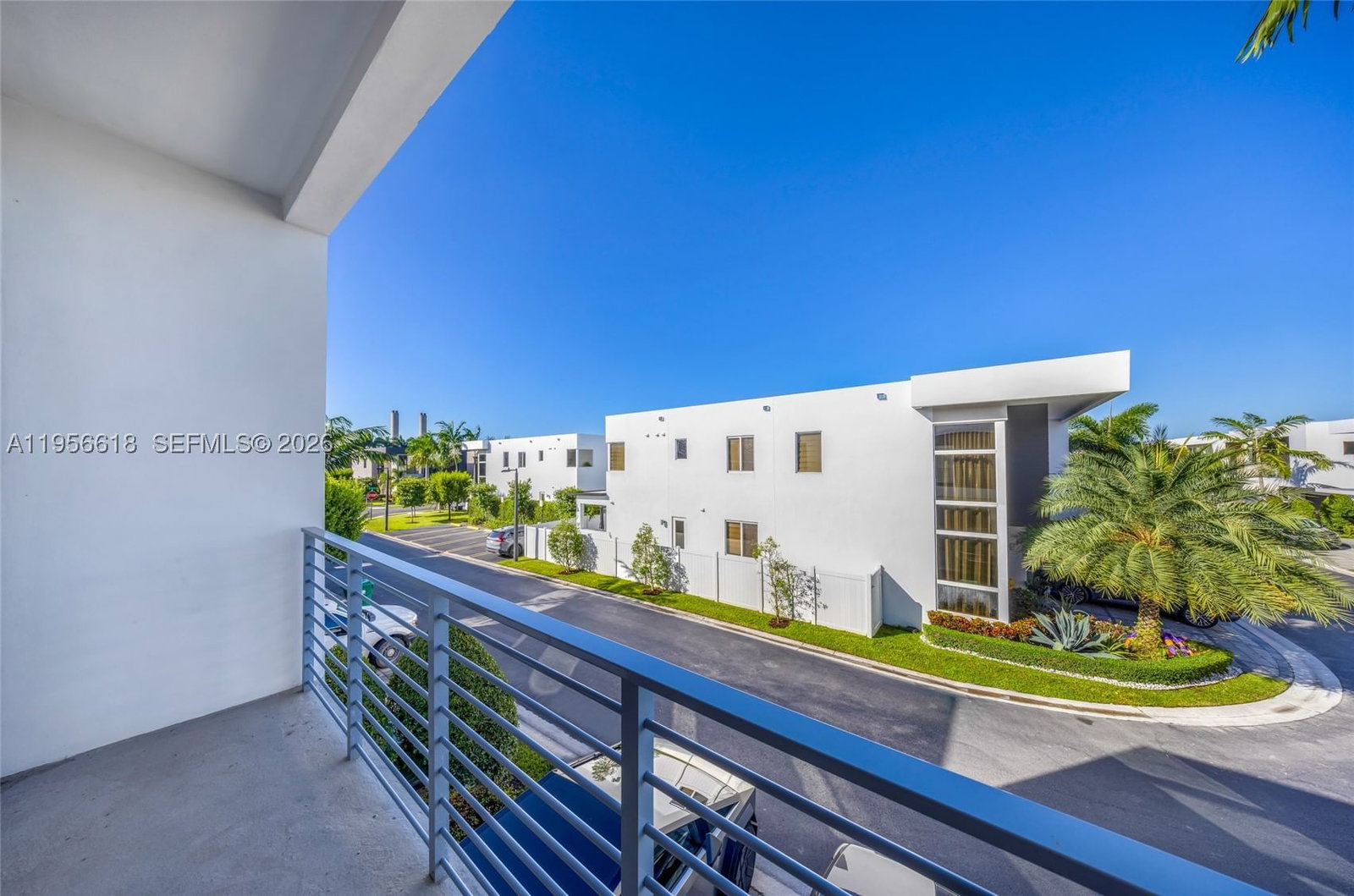 Real estate property located at 7541 97th Ct, Miami-dade, Doral Commons Residential, Doral, FL