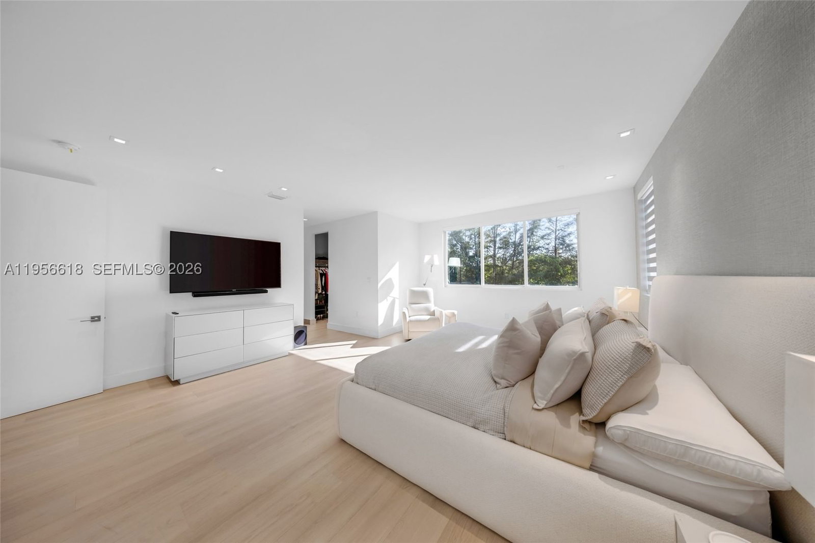 Real estate property located at 7541 97th Ct, Miami-dade, Doral Commons Residential, Doral, FL