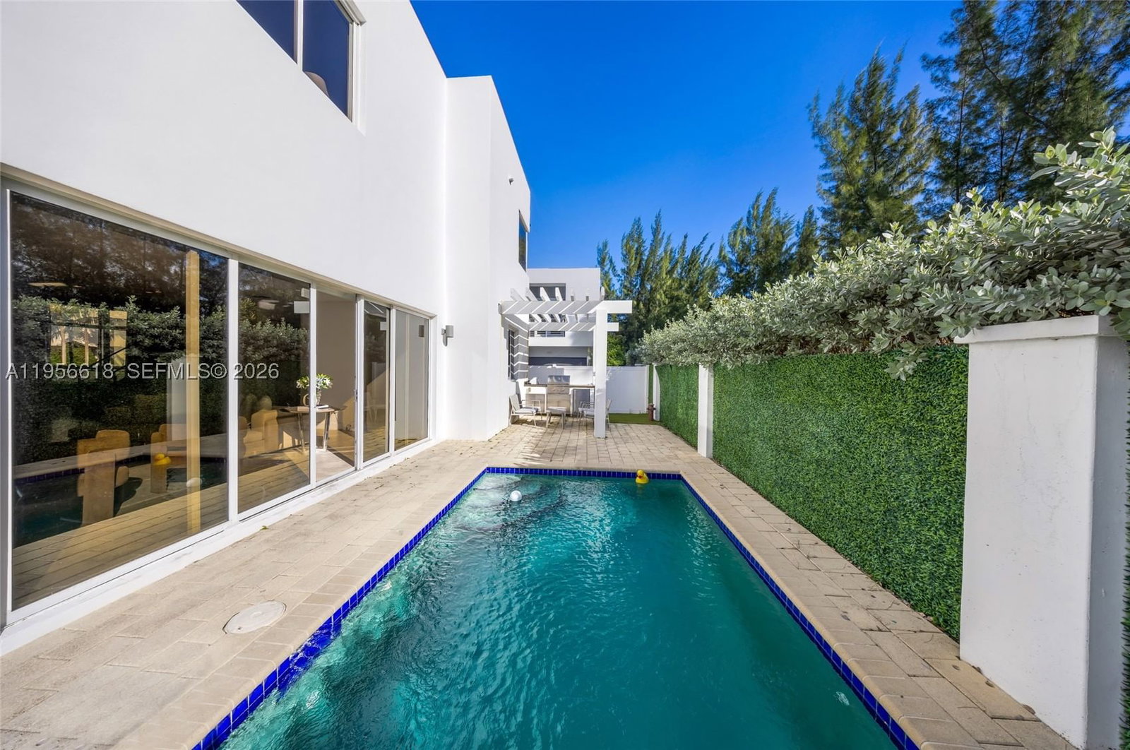 Real estate property located at 7541 97th Ct, Miami-dade, Doral Commons Residential, Doral, FL