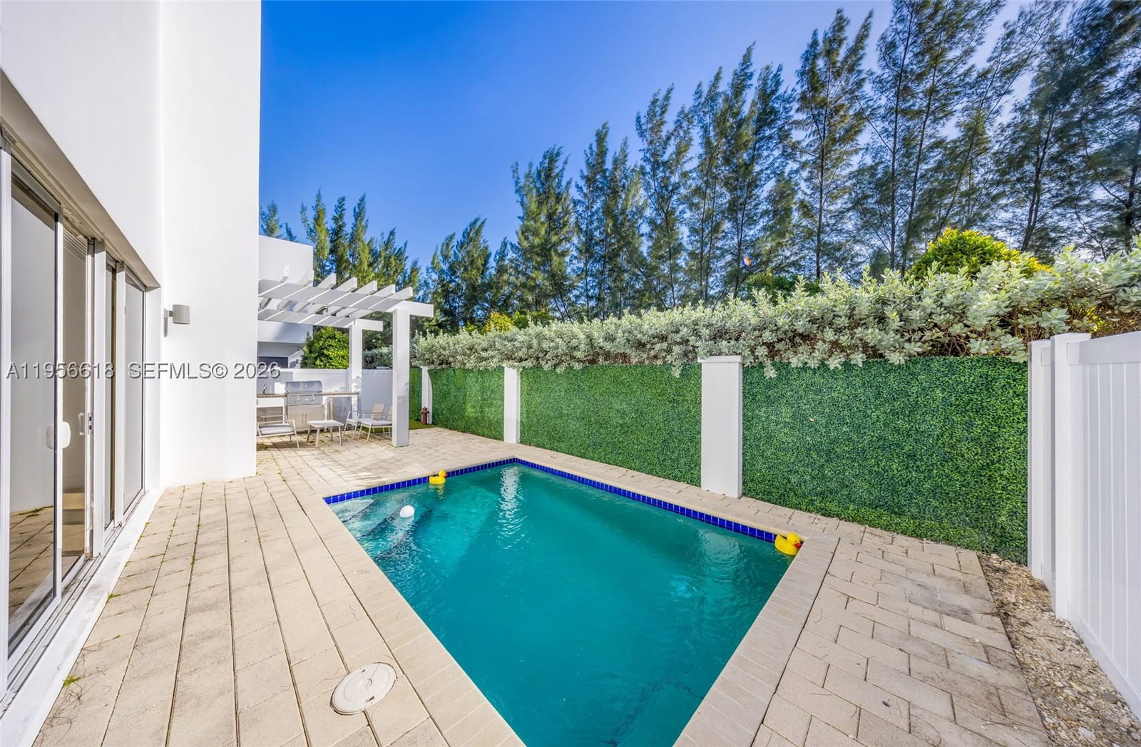 Real estate property located at 7541 97th Ct, Miami-dade, Doral Commons Residential, Doral, FL