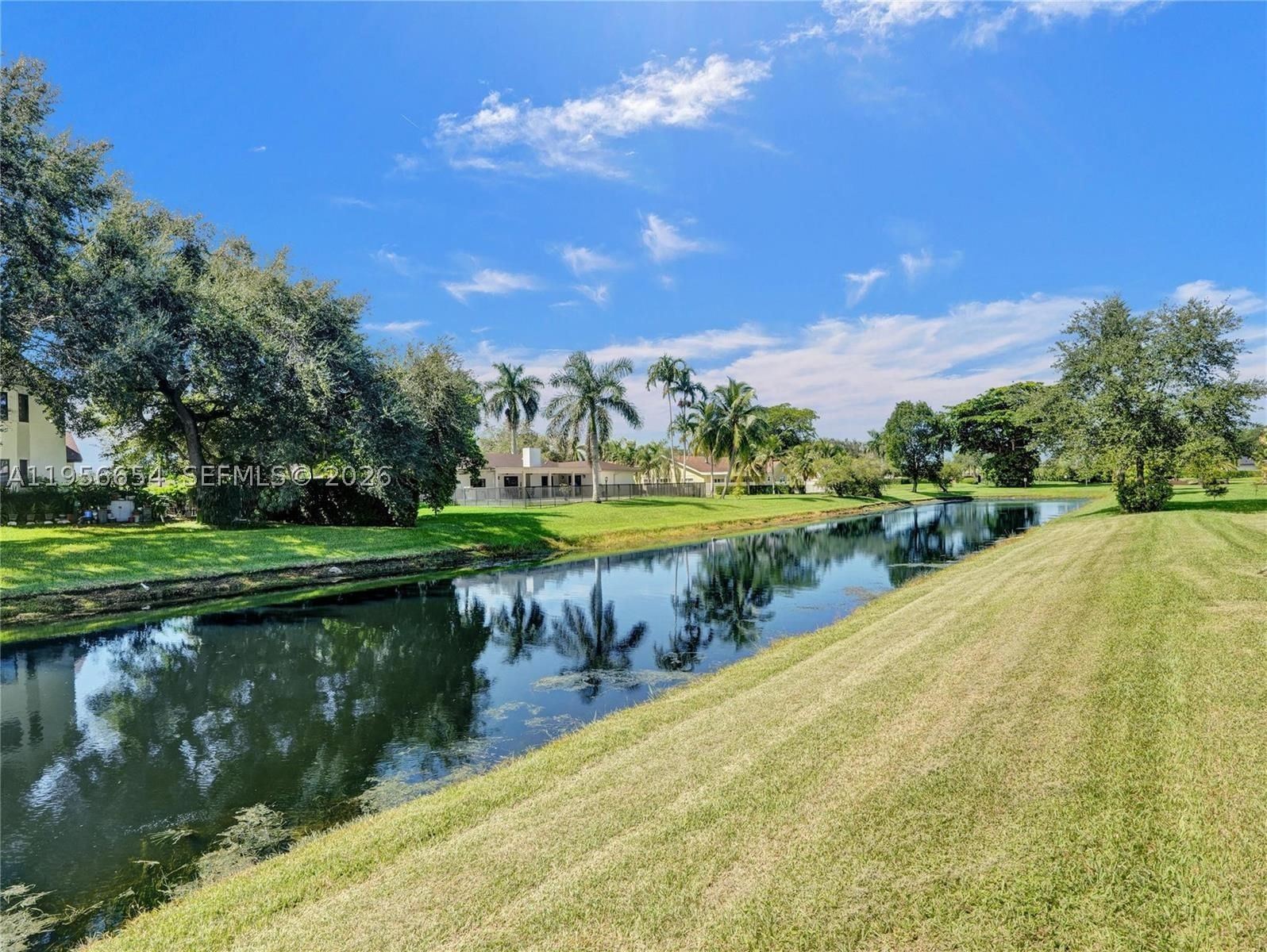 Real estate property located at 11824 43rd Ct, Broward, Laurel Oaks East, Davie, FL