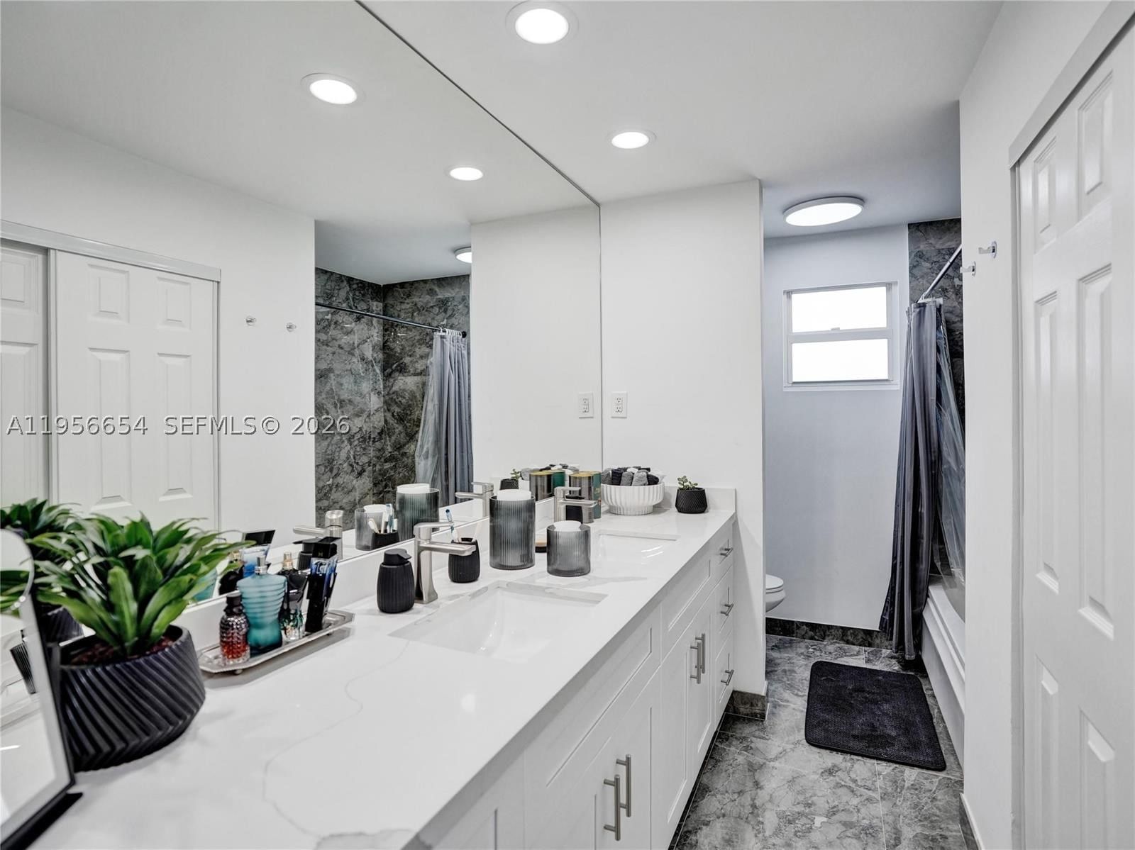 Real estate property located at 11824 43rd Ct, Broward, Laurel Oaks East, Davie, FL
