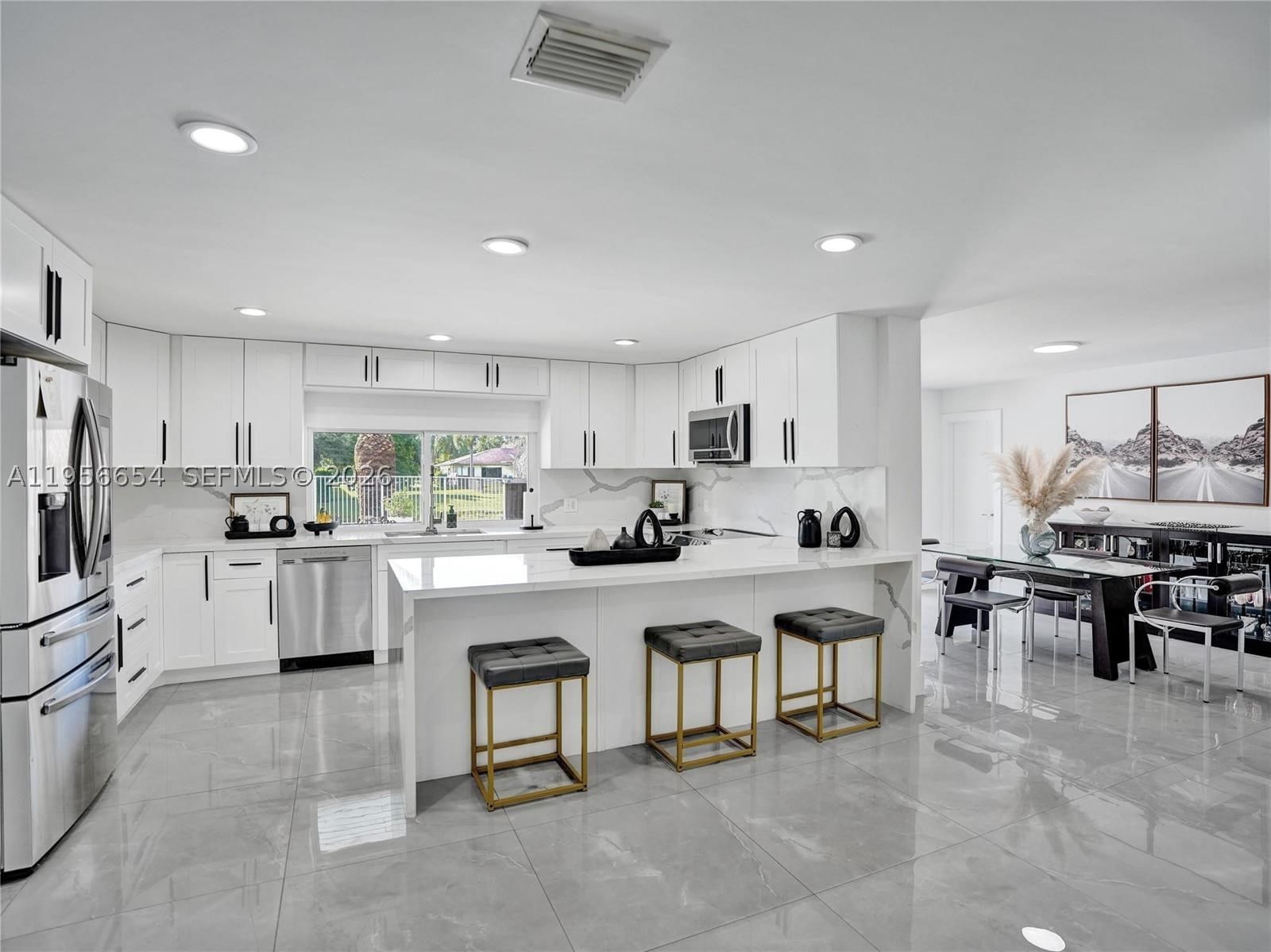Real estate property located at 11824 43rd Ct, Broward, Laurel Oaks East, Davie, FL