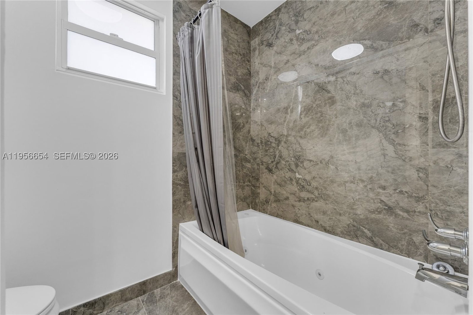 Real estate property located at 11824 43rd Ct, Broward, Laurel Oaks East, Davie, FL