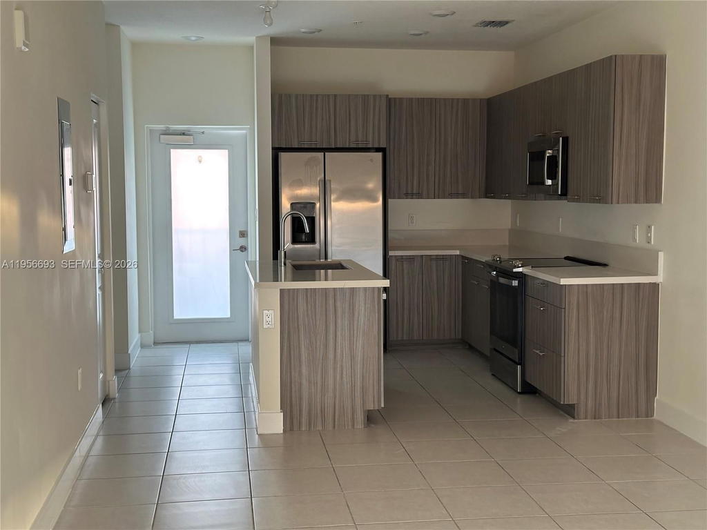 Real estate property located at 8265 41 st #402, Miami-dade, Downtown Doral South Phas, Doral, FL