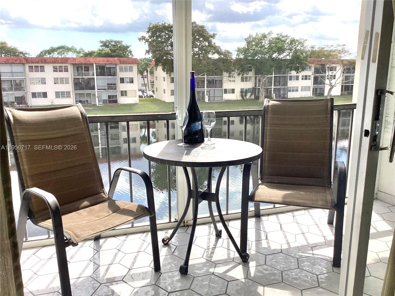 Real estate property located at 361 Hollybrook Dr #305, Broward, Hollybrook Golf, Pembroke Pines, FL