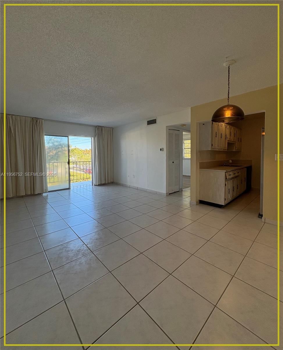 Real estate property located at 8950 8th Ave #312, Miami-dade, South Shore Condo, Miami, FL